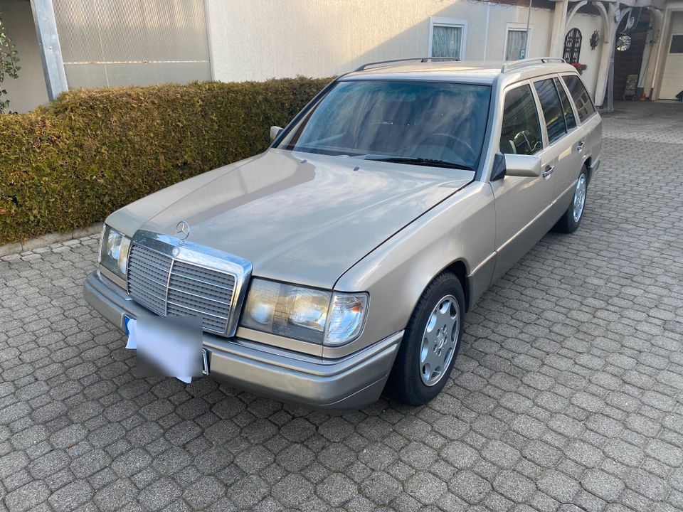 Mercedes T230 Kombi W124 Automatic H Kennzeichen Oldtimer in Nürnberg (Mittelfr)