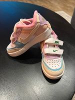 Nike Kinderschuhe Größe 24 Mädchen Rheinland-Pfalz - Germersheim Vorschau