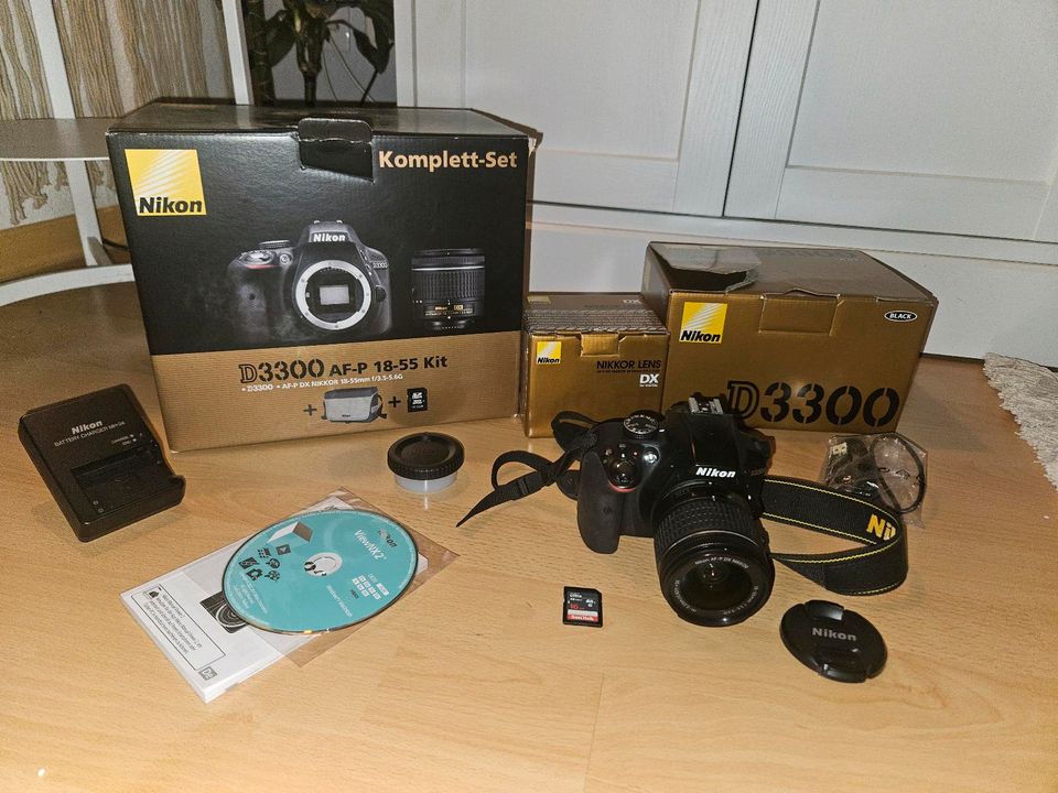 Kamera Nikon D3300 AF-P 18-55 Kit Fernauslöser Objektiv Stativ in Leipzig