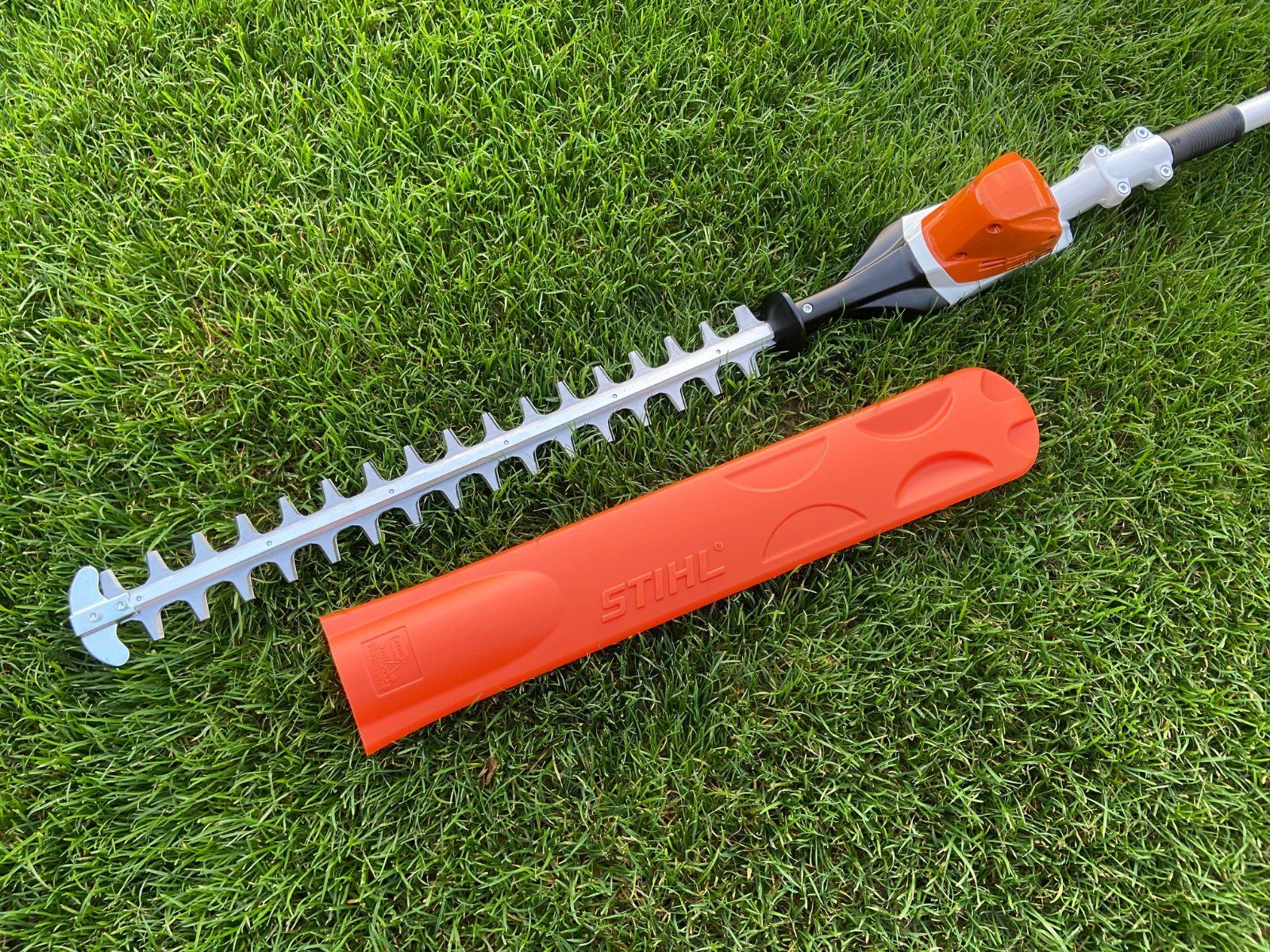 STIHL Akku Heckenschere Heckenschneider lang HLA 66 NEU in Baden