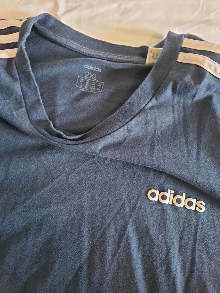 Adidas tshirt Größe 2xl blau in Neuwied