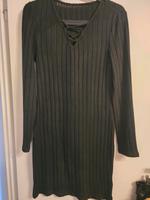 schwarzes Langarmkleid Gr. 38 Niedersachsen - Emmerthal Vorschau