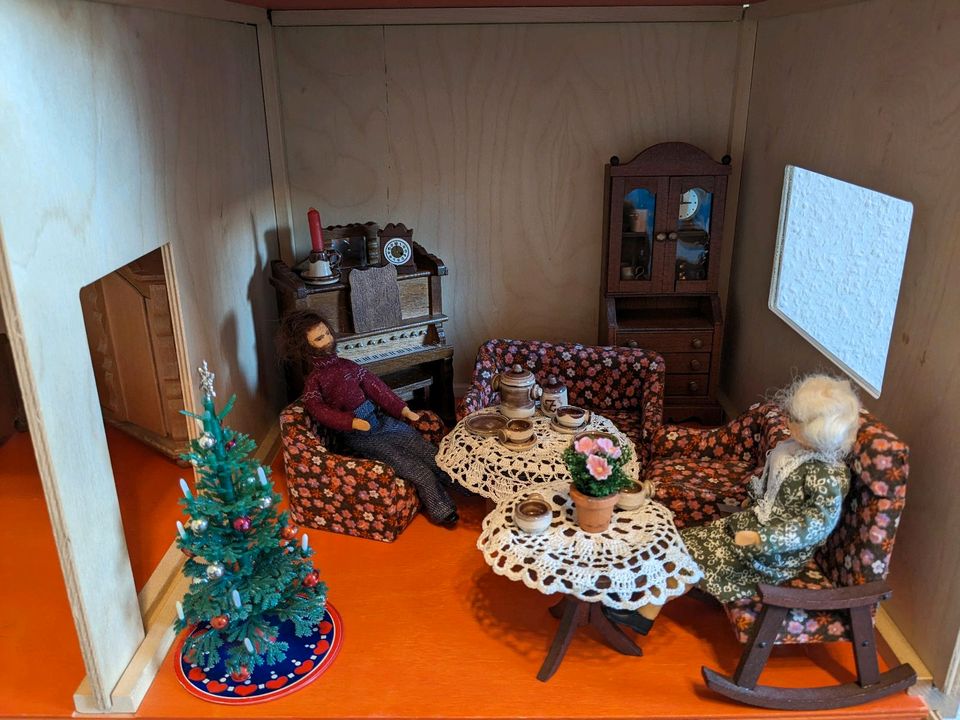 Puppenhausmöbel aus Holz, Wohnzimmer -  vintage, aus den 80gern in Berlin