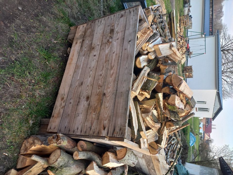 Verkaufe Eichen Brennholz in Wrestedt