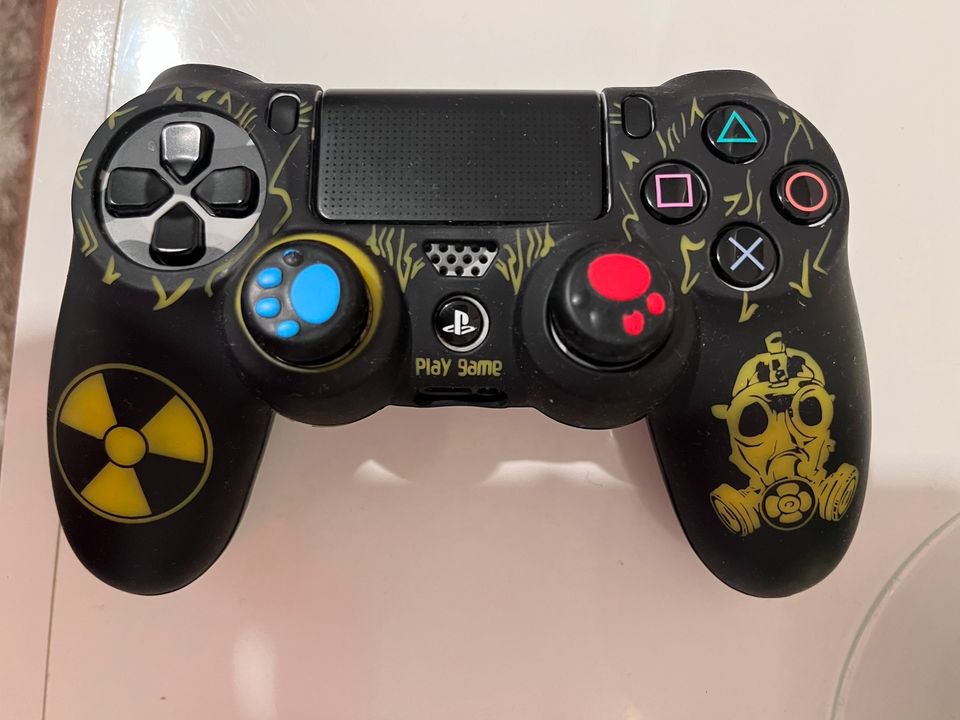 Ps4 controller in Neuwied