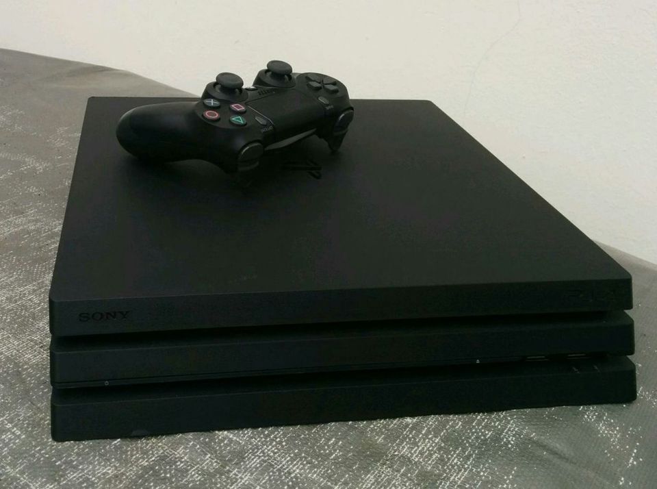 Sony Playstation PS4 Pro Firmware 5.05 in Hamburg