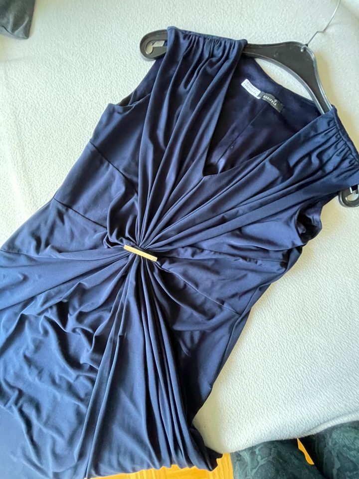 Mariposa Damen Kleid dunkelblau V Ausschnitt Gr 40/42  P&C in Berlin