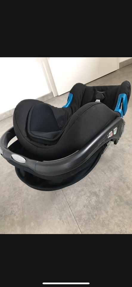 Britax Römer Babyschale in Burkardroth