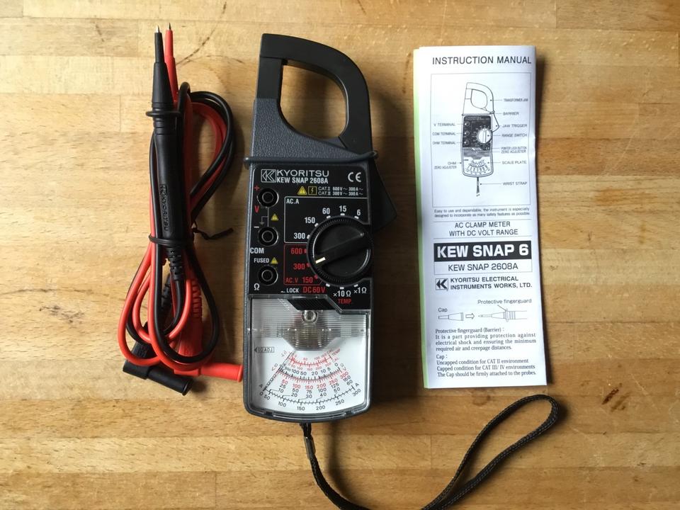 Stromzange Kyoritsu 2608A analog Multimeter Zangenamperemeter in Kiel