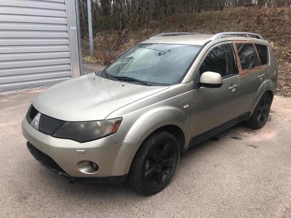 Mitsubishi Outlander 2.0 Diesel 4WD - 7 Sitze ++ Bitte lesen ++ in Striegistal