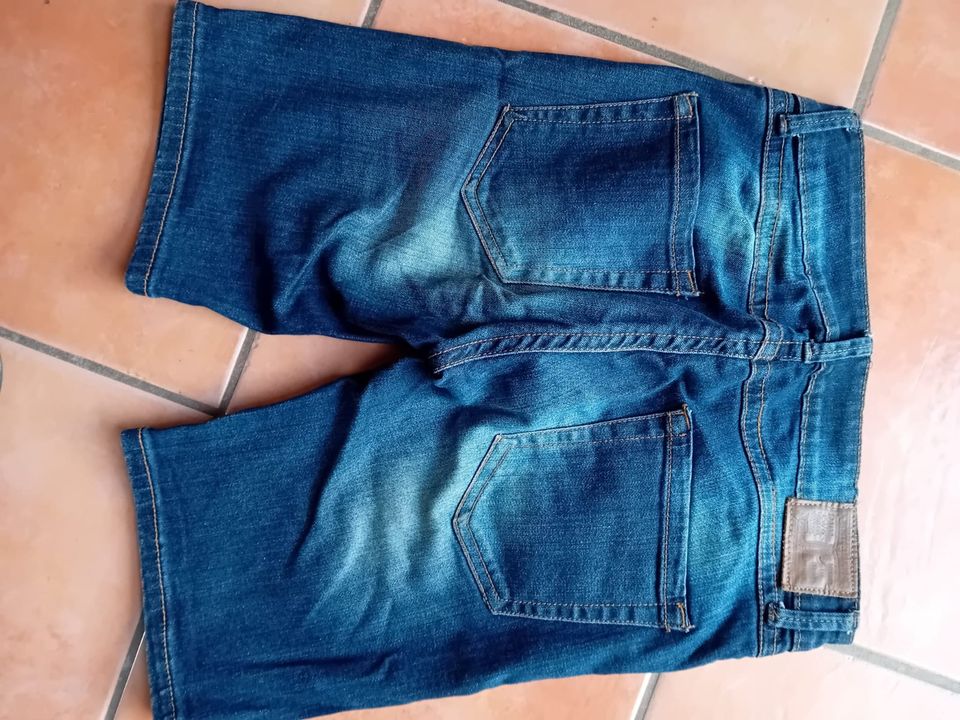 2 x Jeans, kurze Hose, Shorts, Jeanshose kurz in Schiffweiler