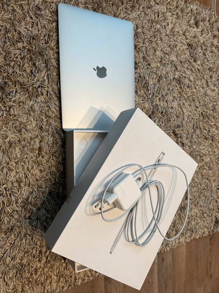 MacBook Air M1 2020 in Berlin