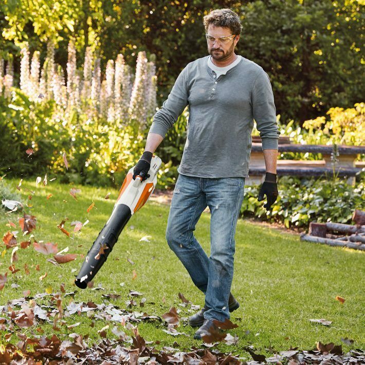 Stihl Akku Blasgerät BGA 57 Set 2xAK 20 und AL 101 in Hildesheim