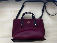 Tommy Hilfiger Damen Umhängetasche Strandtasche bordeaux rot Baden-Württemberg - Eberdingen Vorschau