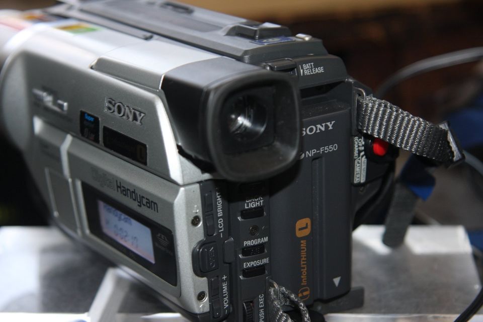 Sony  TRV 320E Video 8 Hi8 Digital Handycam kaum genutzt, wie NEU in Stuttgart