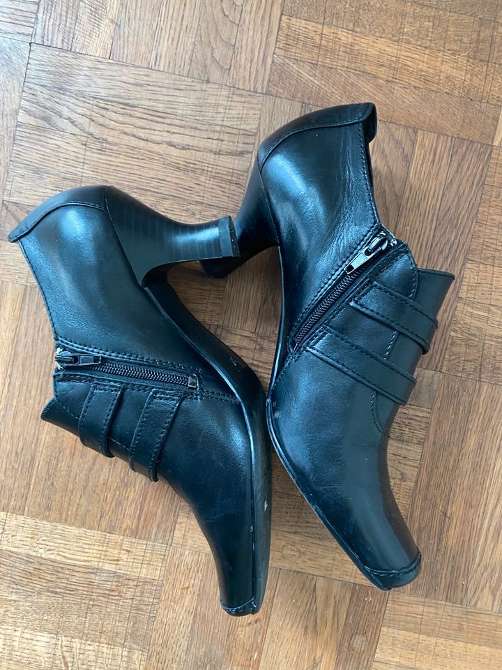 Tamaris Trottoirs Gr. 37 Absatz Schuhe schwarz in Puchheim