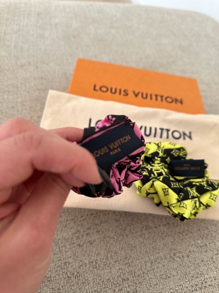 Louis Vuitton Haargummi-Set pink&gelb in Frankfurt am Main