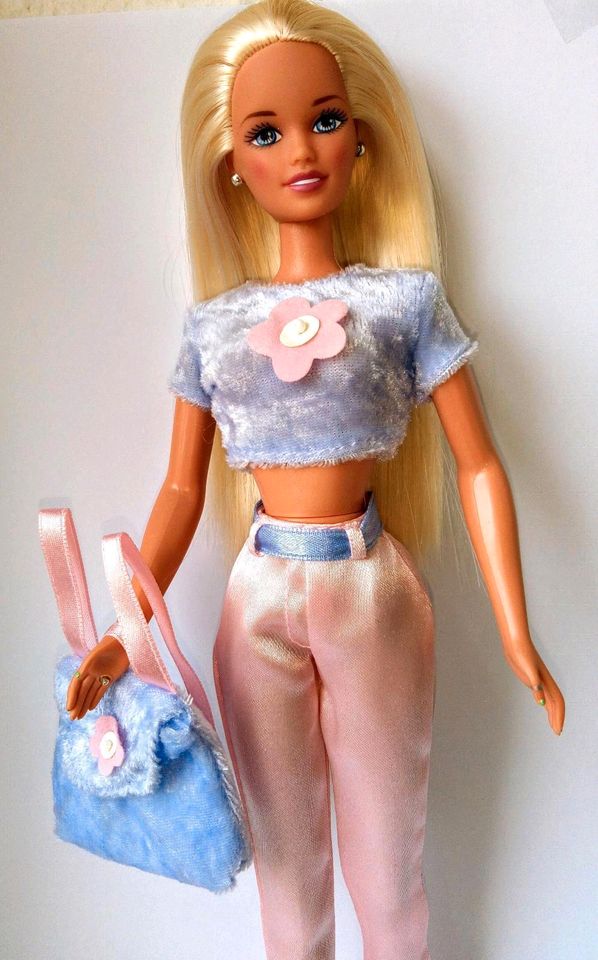 BARBIE 1997 TEEN SKIPPER FASHION AVENUE VINTAGE KLEIDUNG ZUBEHÖR in Hamburg