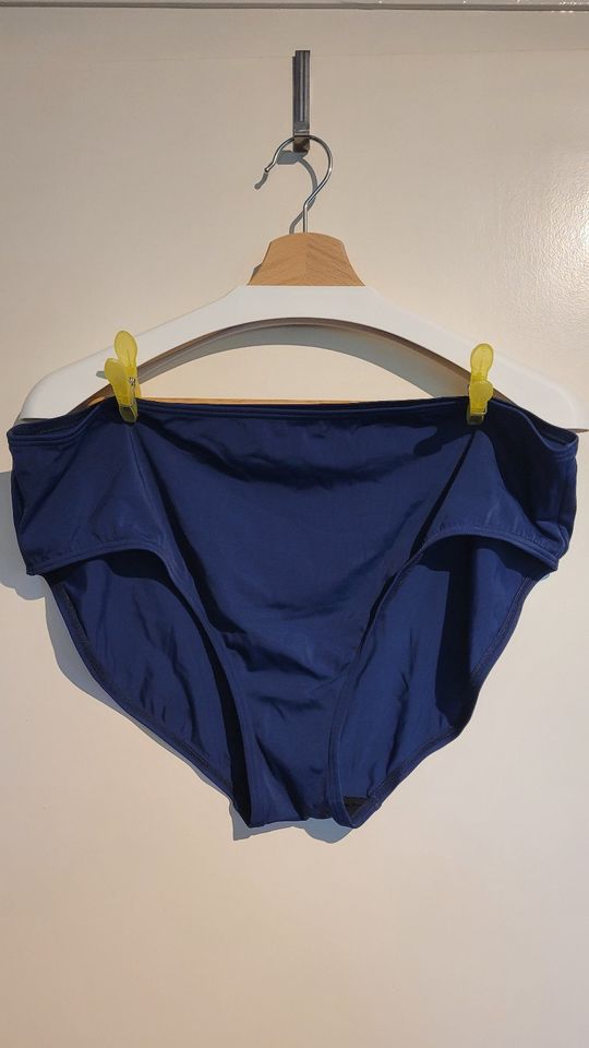 Blauer Tankini mit hübschem Muster, Gr. 52 in Hannover