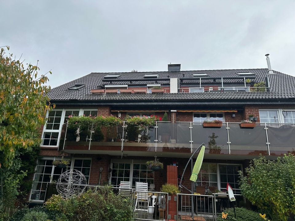 Traumhaft schöne, toll geschnittene, helle Maisonettewohnung mit hochwertiger Küche und Dachterrasse in Essen