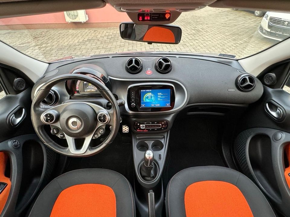 Smart Forfour 1.0 Edition, PanoDach, Digit Klima, Alufelgen in Sauerlach