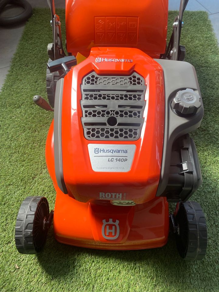 Husqvarna Rasenmäher LC140P Neugerät in Untermünkheim