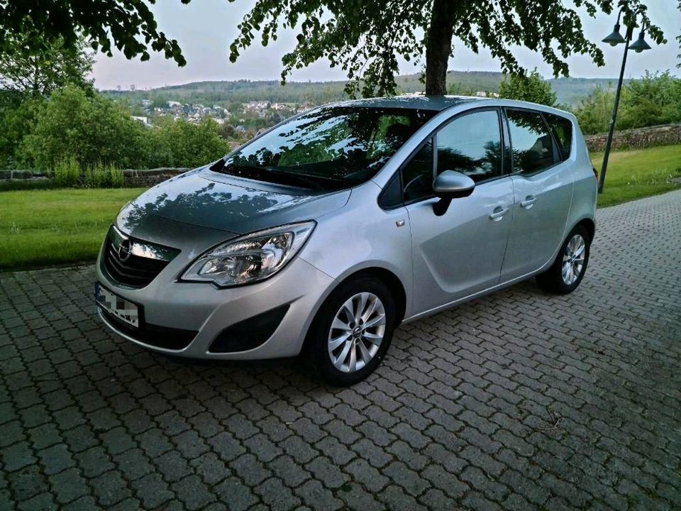 Opel Meriva B 1.4 Tüv bis 04.2026 in Burbach