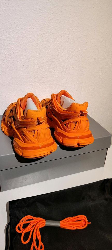 Balenciaga Track 2 Open Sneaker 45 Herrenschuhe Orange Full Set in München