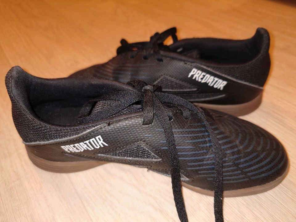 !Fußballschuhe, Hallenschuhe, Adidas, Größe 35! in Wiesenbach