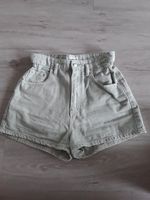 Damen Jeans Shorts kurze Hose Pull & Bear Gr. 36 lindgrün Niedersachsen - Himmelpforten Vorschau