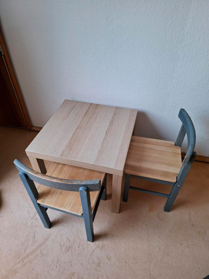 Kinder Tisch und Kinderstühle in Bad Schwartau