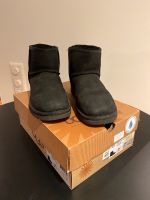 UGG Leather Leder Classic Mini schwarz Gr 38 Lammfell Nordrhein-Westfalen - Rheda-Wiedenbrück Vorschau