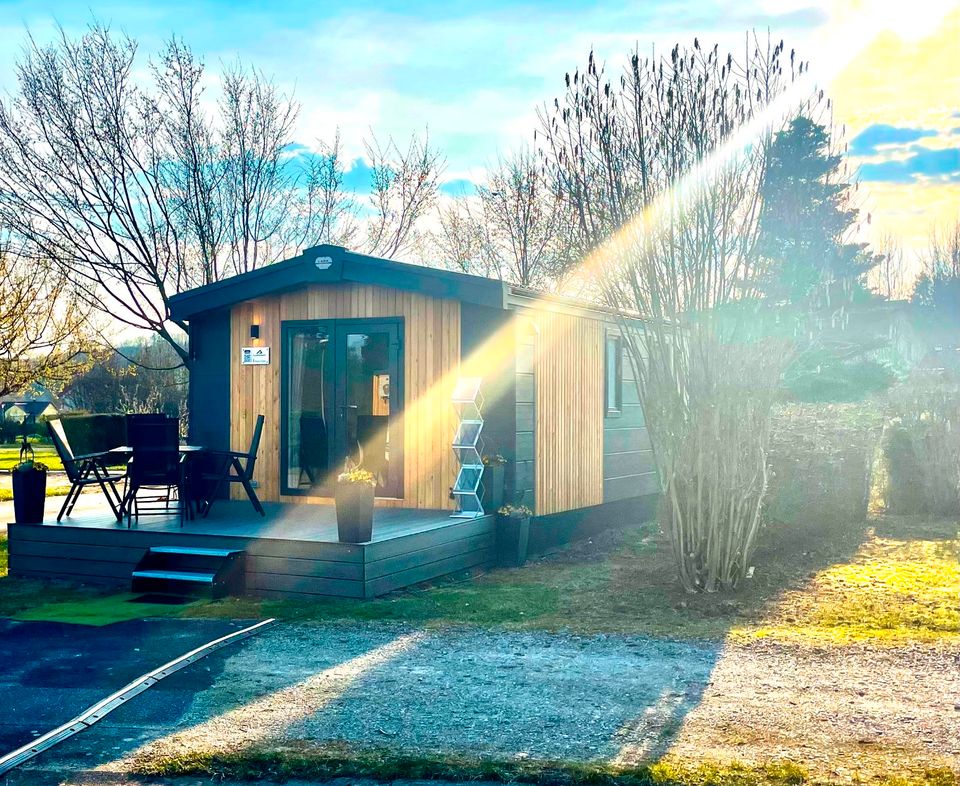 Tinyhaus direkt am See / voll möbliertes Fertighaus / Campingplatz / schlüsselfertiges Modulhaus / Tinyhouse / Mobilheim in Weißenburg in Bayern