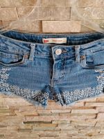 Levi's Jeans Shorts gr.140 sehr guter Zustand Nordrhein-Westfalen - Brühl Vorschau