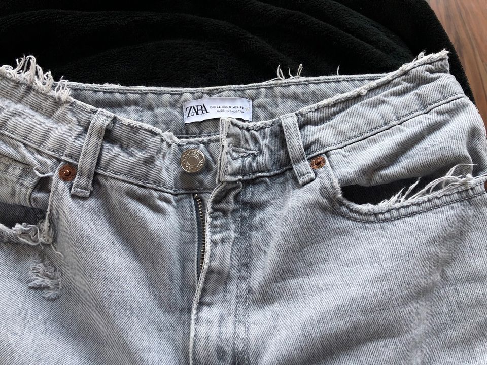 Zara Damen Jeans Hose hellgrau Gr.40 boyfriend in Koserow