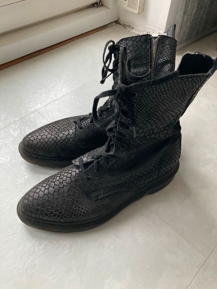 Dr Martens Gr. 42 Alix Snakeskin schwarz in Bayern Pullach kleinanzeigen
