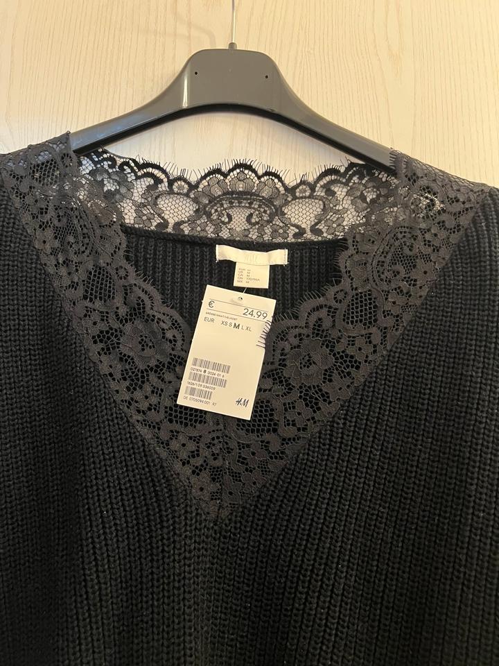 Neuer schwarzer H&M Pullover mit Spitze in Würzburg