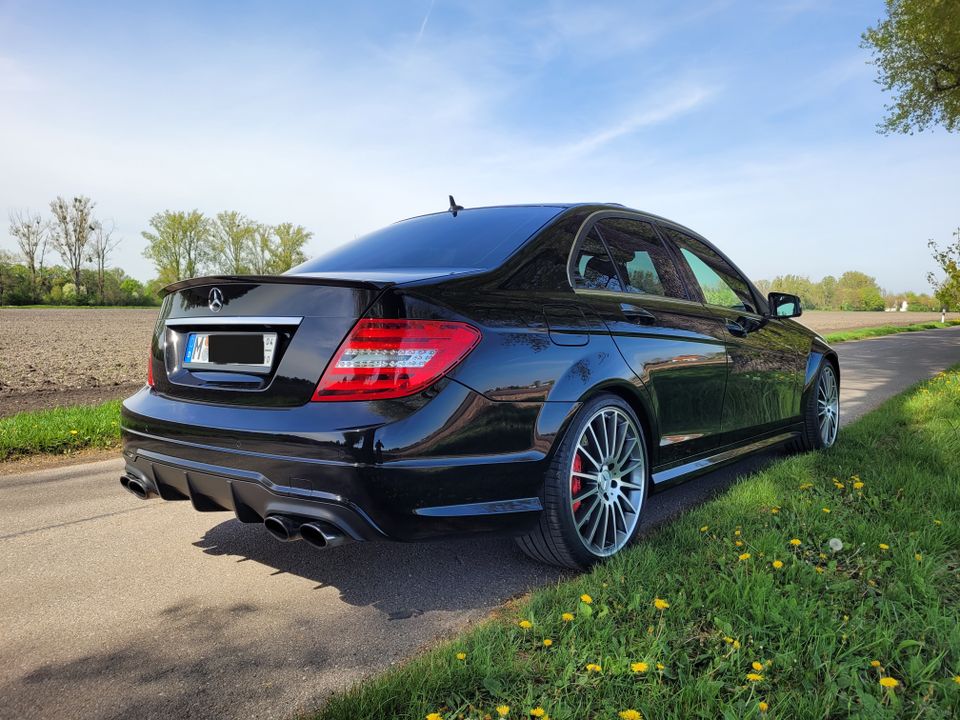 Mercedes Benz W204 C63 AMG Performance Plus Limousine in München