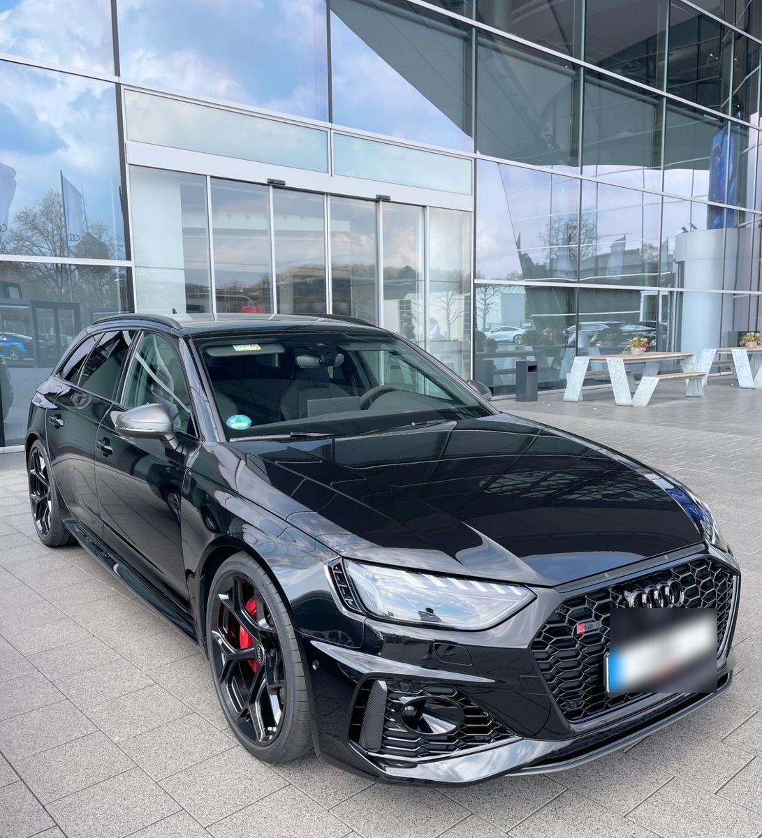 Abbildung des Autos Audi RS4 Avant COMPETITI…
