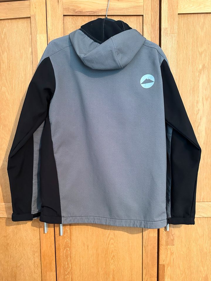 McKinley Softshelljacke Kinder Gr. 176 in Bamberg