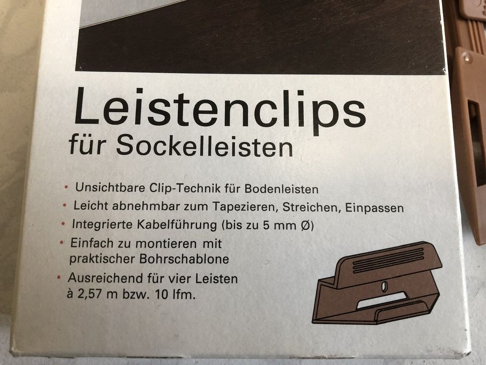24 Leistenclips für Sockelleiste Bodenleisten Clips für Fußleiste in Berlin