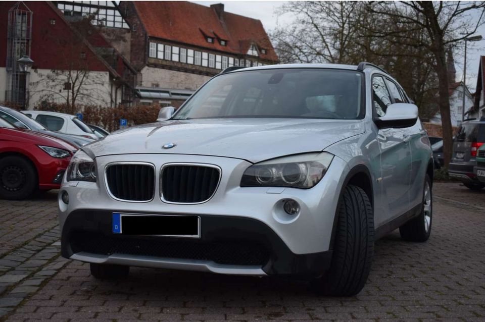 BMW X1 E84 sDrive18i, 8-Fach Bereift, Klima, Shz in Blomberg