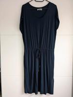 Dunkelblaues Jerseykleid mit Taschen knielang Nordrhein-Westfalen - Blomberg Vorschau