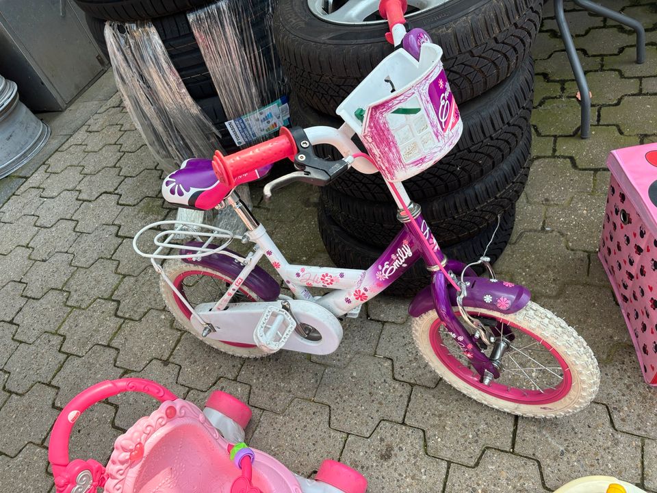 Kinder Spielzeug Konvult Kinder bett  stuhl fahrrad Wippe usw in Lüdinghausen