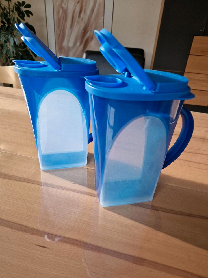 Zwei Tupperware Milch-/Saftkannen in Villenbach