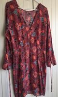 Sommerkleid rot Bordeaux Blumen Größe 42 Berlin - Reinickendorf Vorschau
