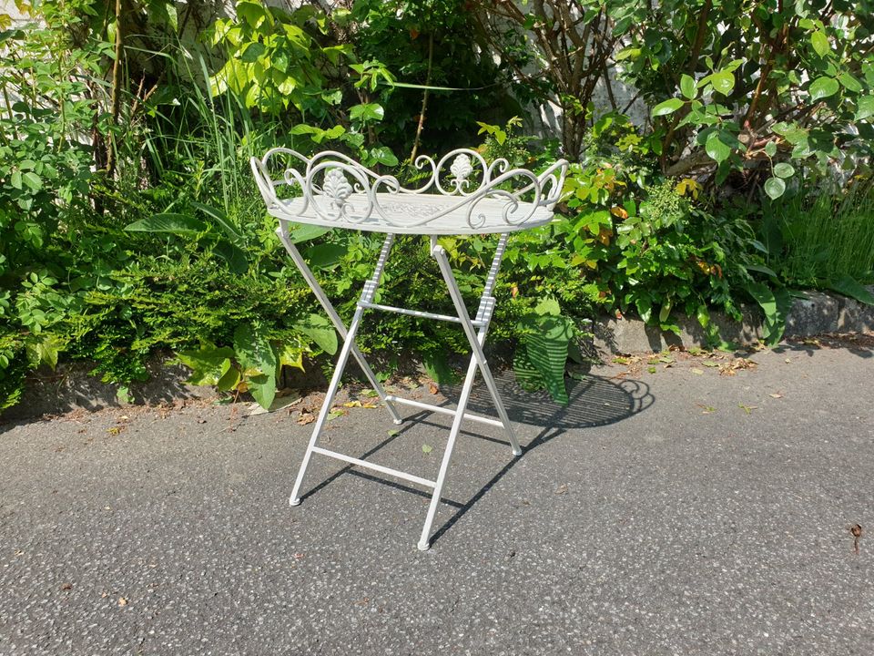 SALE Tisch Beistelltisch Klapptisch Garten Eisen Vintage Weiß in Bad Schwartau