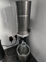 Sodastream mit Glasflasche und 2 CO2-Kartuschen Baden-Württemberg - Hülben Vorschau