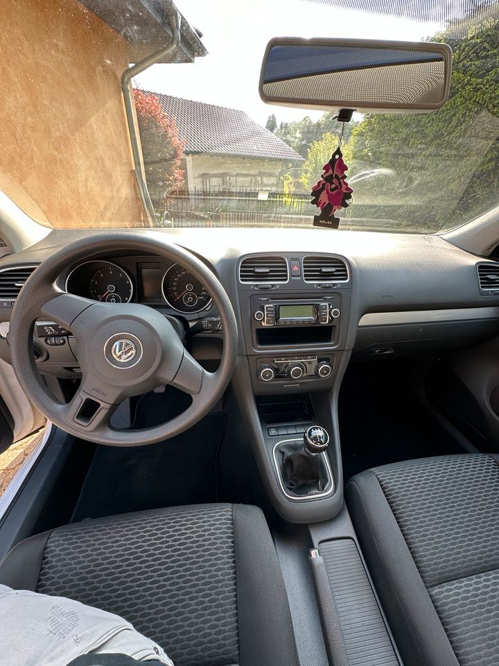 VW Golf 6 Trendline 1.4 *Klima*Schiebedach*8fach*TÜVneu* in Suhl