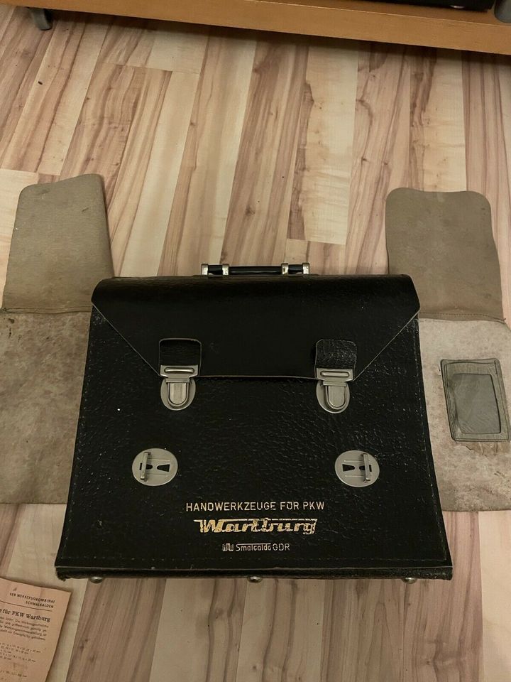 Wartburg Werkzeugtasche Leder mit Werkzeug Original in Tettnang